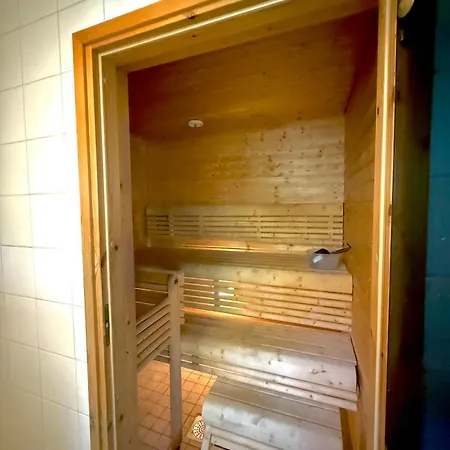 Polar Night Wooden House With Sauna アパート